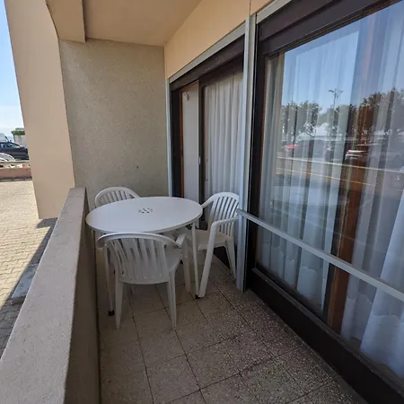T2 Climatise En Front De Avec Parking - Fr-1-797-13 * Port-la-Nouvelle