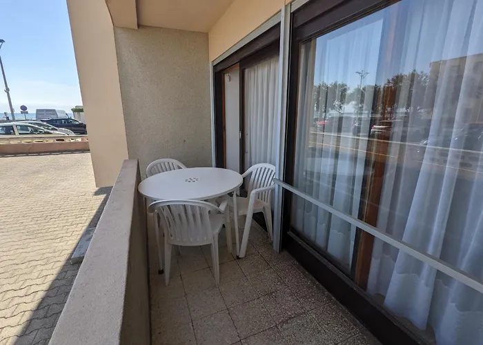 T2 Climatise En Front De Avec Parking - Fr-1-797-13 * Port-la-Nouvelle