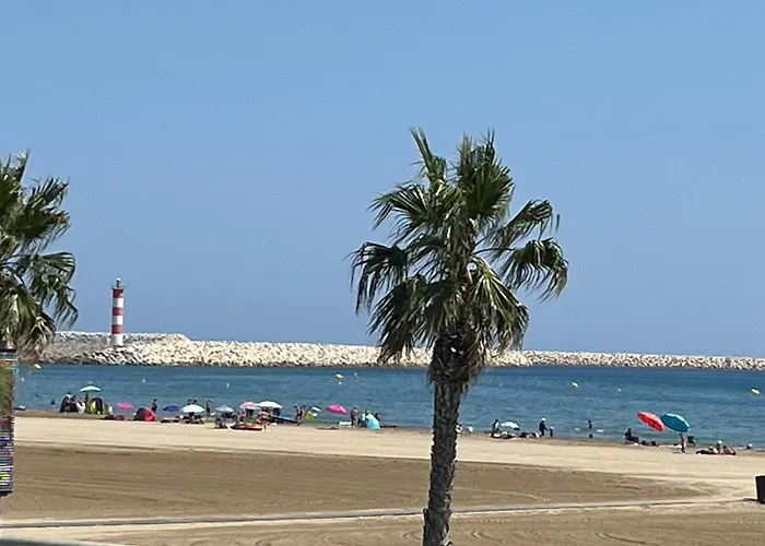 T2 Climatise En Front De Avec Parking - Fr-1-797-13 * Port-la-Nouvelle